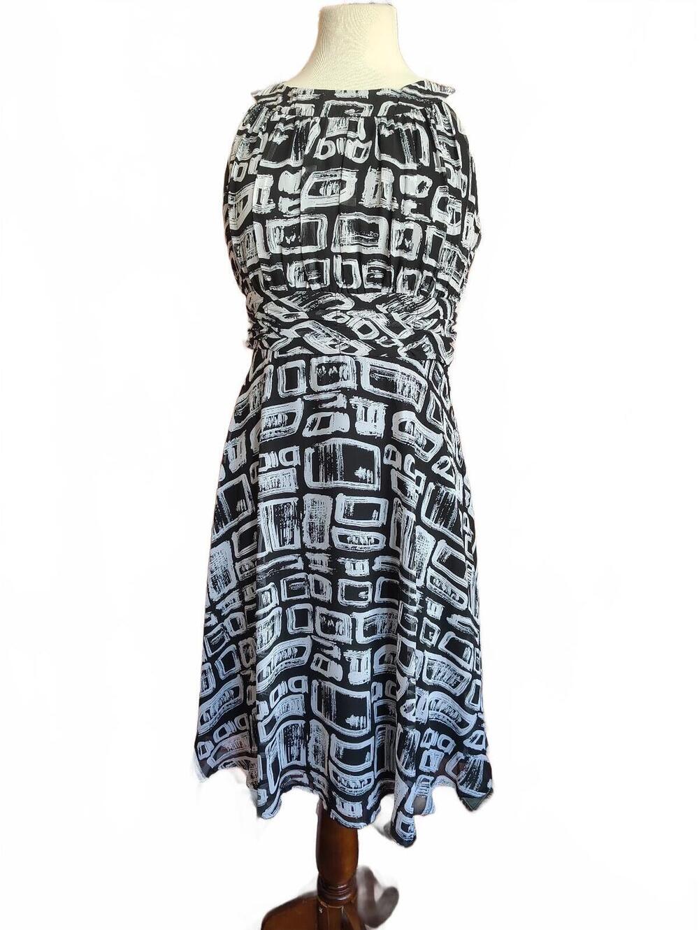Black and White Geometric Print Sleeveless Midi Dress with R